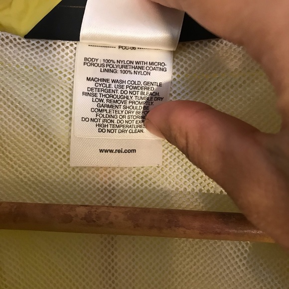 REI Unisex Rain Jacket - Picture 6 of 6